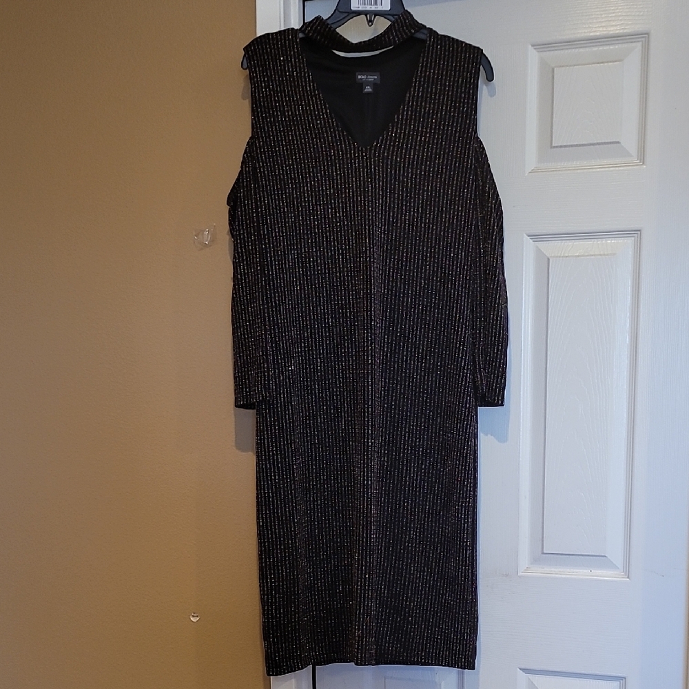 BOLD elements Black Multi cold shoulder V-Neck Sheath Dress